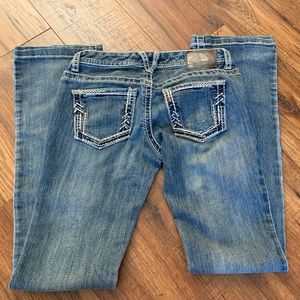 Maurices jeans